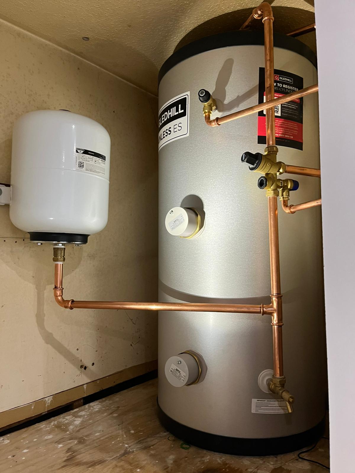 Gledhill Stainless ES unvented hot water cylinder with expansion vessel